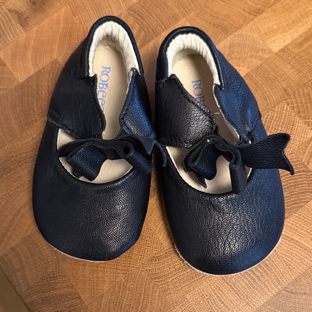 Robeez black Baby Walker Shoes - Mary Jane style with bows